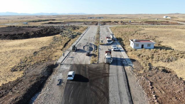 SİVEREK ORGANİZE SANAYİ BÖLGESİ’NDE HUMMALI ÇALIŞMALAR SÜRÜYOR