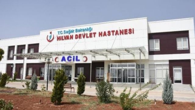 URFA’DA MİNİBÜS KAMYONA ÇARPTI: 1 ÖLÜ 