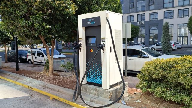 ŞUTSO’DA TRUGO ELEKTRİKLİ OTOMOBİL ŞARJ İSTASYONU KURULDU