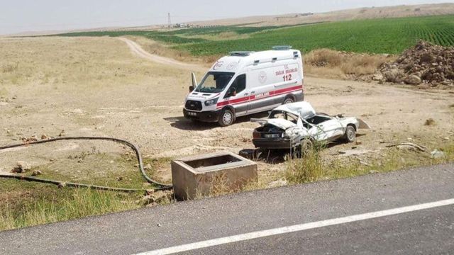 URFA'DA KONTROLDEN ÇIKAN OTOMOBİL ŞARAMPOLE UÇTU!