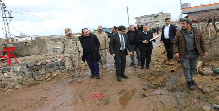 Başkan Ekinci ve Kaymakam Koç, selin meydana geldiği mahalleyi ziyaret etti