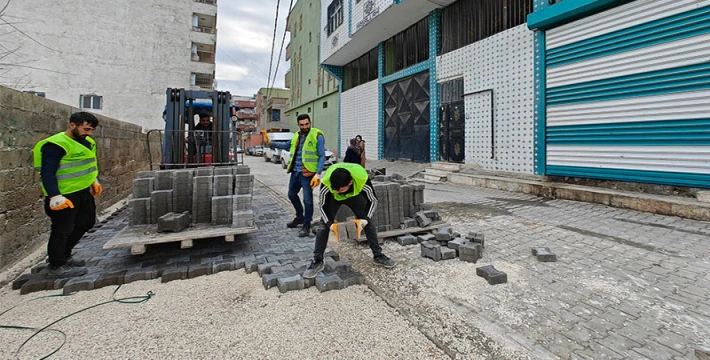 Eyyübiye'de 20 ekiple yol çalışması